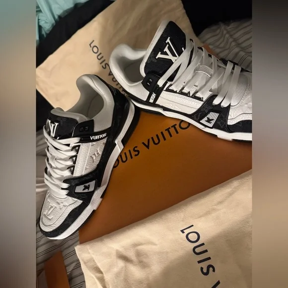 Brand new lv. - Picture 1 of 5